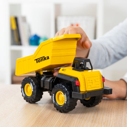 Tonka Classic Dump Truck - US 5525